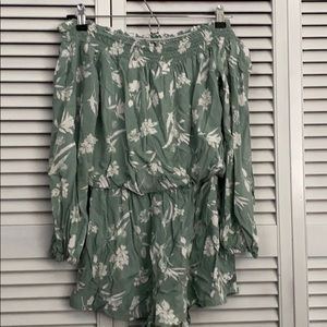 Off shoulder romper